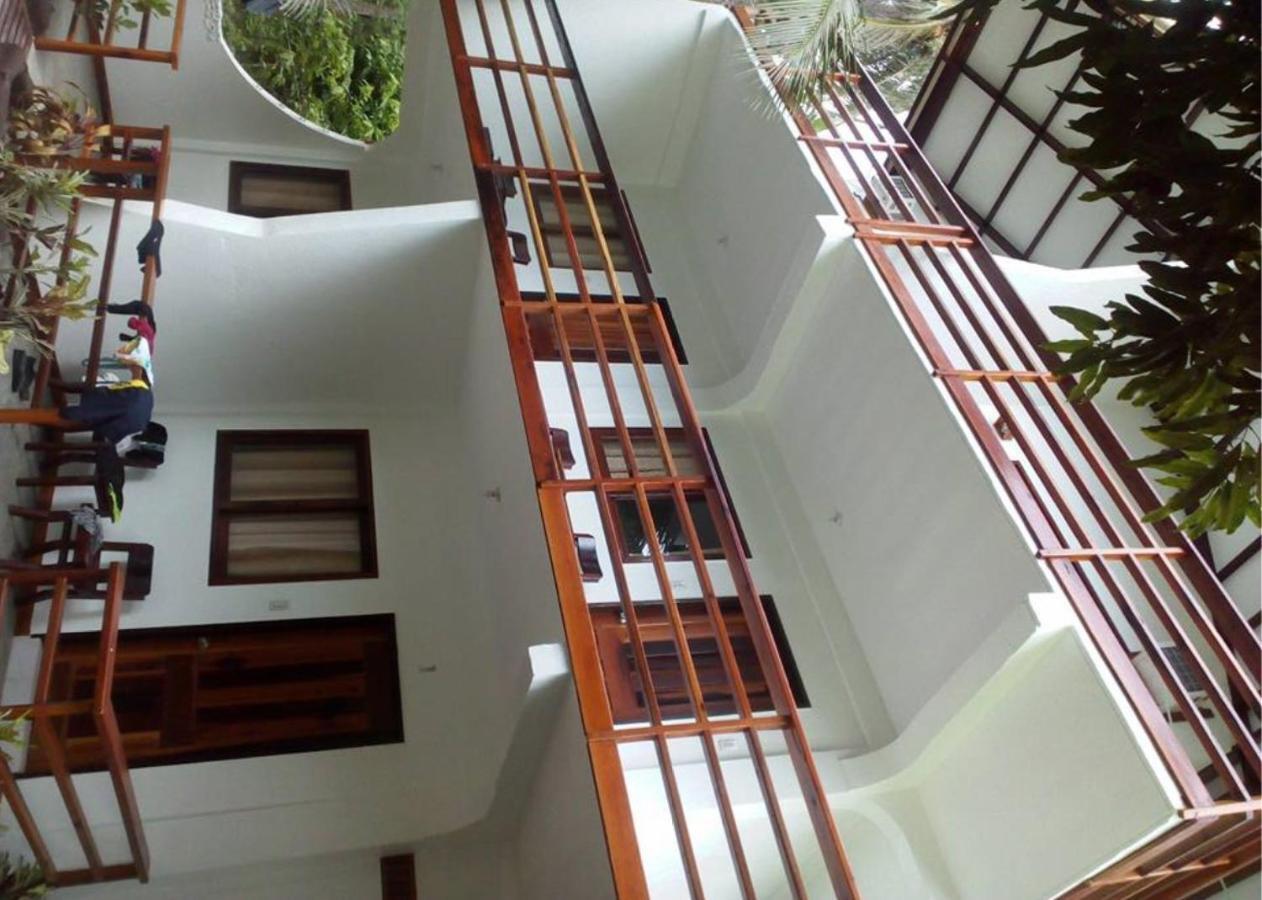 พอยต์ 303รีสอร์ต Hotel เจเนอรัลลูนา ภายนอก รูปภาพ